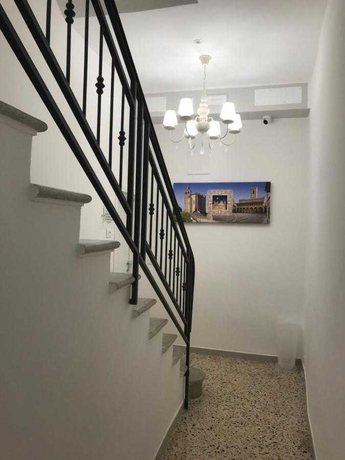 Готель Residenza Aurea Оффіда Екстер'єр фото